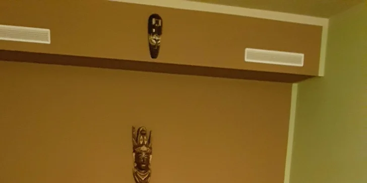 Erotická NURU masáž s krásnymi masérkami