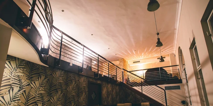 Roztočte to v štýle 90. rokov na párty v AVE café