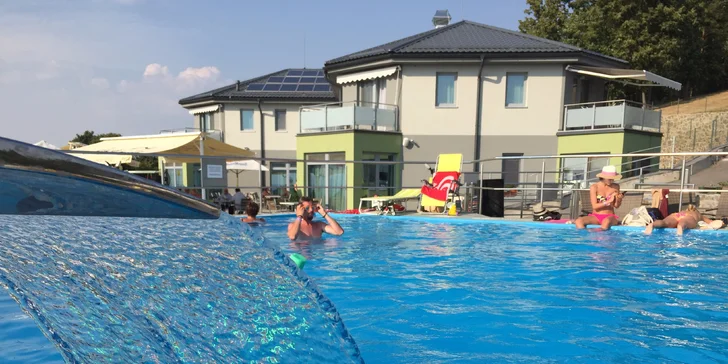 Panoramatický wellness pobyt pre dve osoby s bohatou polpenziou na úpätí inoveckých vrchov