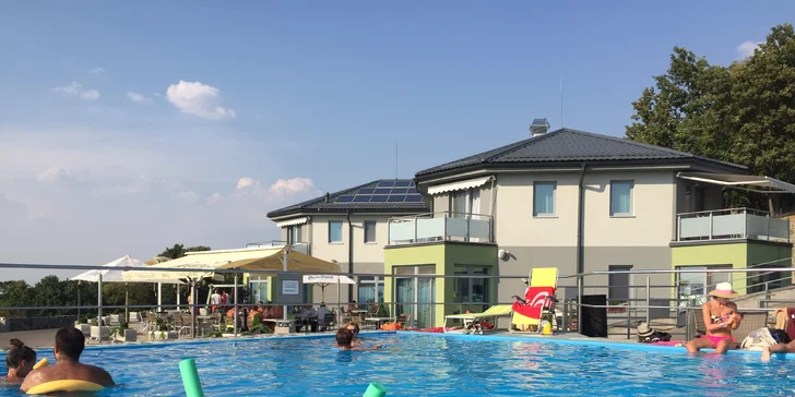 Panoramatický wellness pobyt pre dve osoby s bohatou polpenziou na úpätí inoveckých vrchov