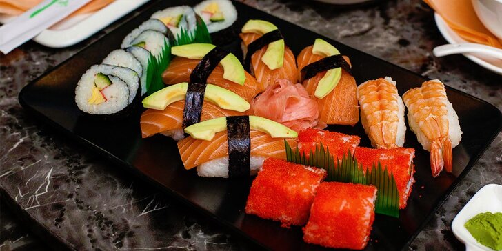 Ázijské alebo sushi menu pre dvoch v Avione