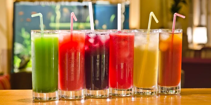 Ľadový čaj Roibos, čaj matcha alebo zelený čaj Jazmínový kvet v Chillout Garden