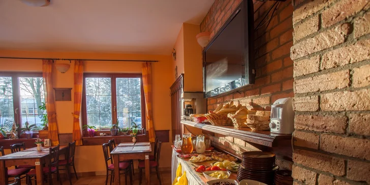 Dovolenka pri Bešeňovej v obľúbenom penzióne Motýľ*** s vyhrievaným bazénom, wellness, aktivitami a zvýhodnením pre dieťa do 12 rokov!