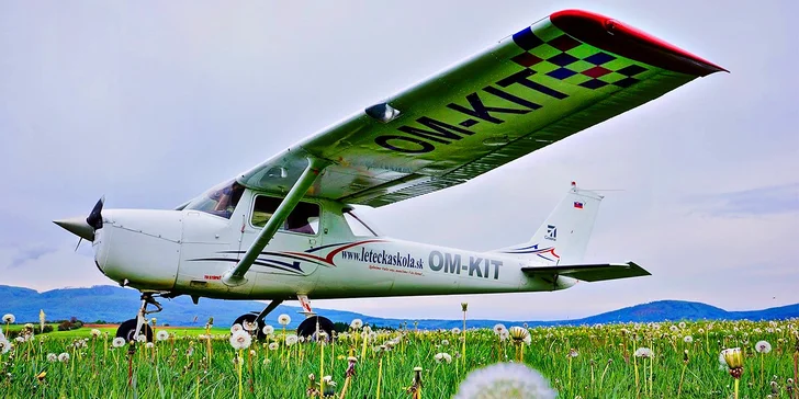 Vzrušujúci let lietadlom CESSNA 150. Teraz špeciálne darčekové balíčky!