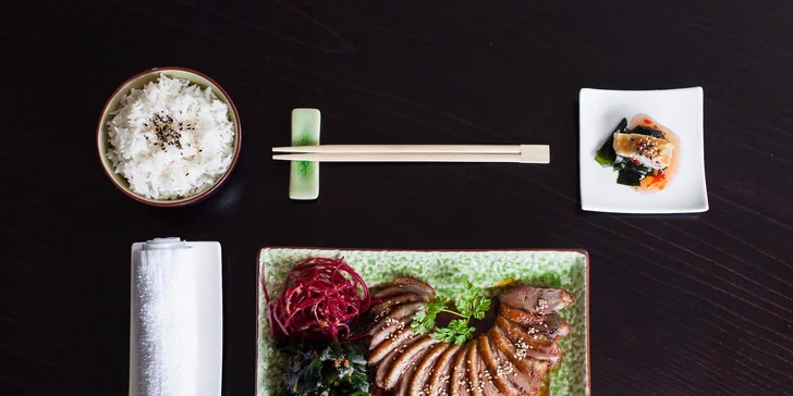 Kačacie prsia s teriyaki omáčkou aj s predjedlom v Akiko Sushi bare