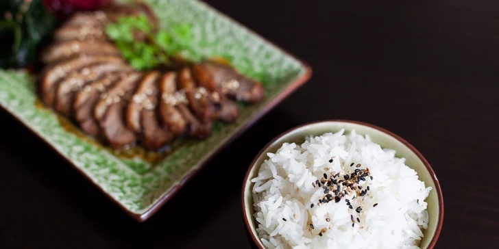 Kačacie prsia s teriyaki omáčkou aj s predjedlom v Akiko Sushi bare