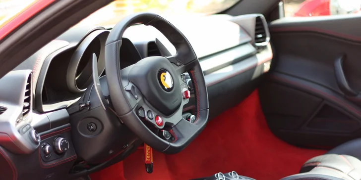 Jazda na Ferrari a Lamborghini! Najnovšie modely – iba u nás!