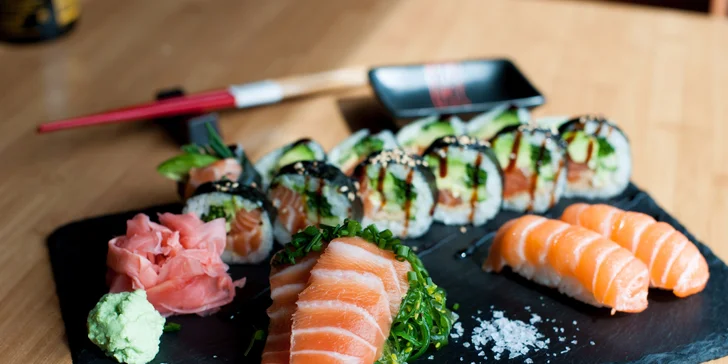 Sake set v EDO–KIN sushi & sake bar
