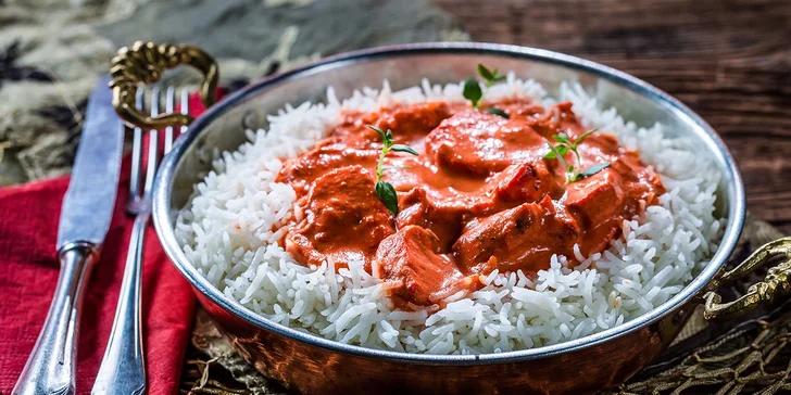 Chicken tikka masala s basmati ryžou v Taj Mahal Indian Restaurant