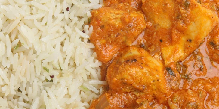 Chicken tikka masala s basmati ryžou v Taj Mahal Indian Restaurant
