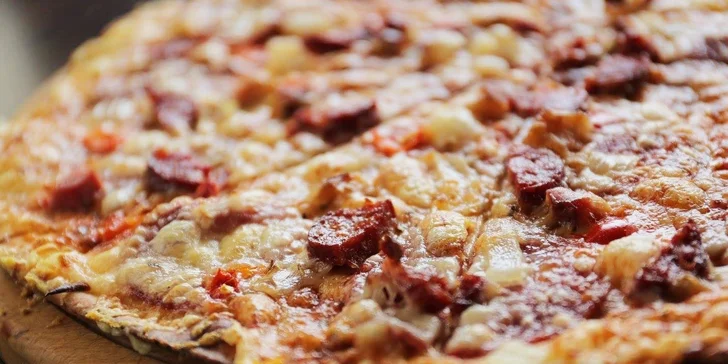 Pizza MAXI (72 cm) alebo pizza XL (40 cm). Najväčšia pizza v Košiciach!