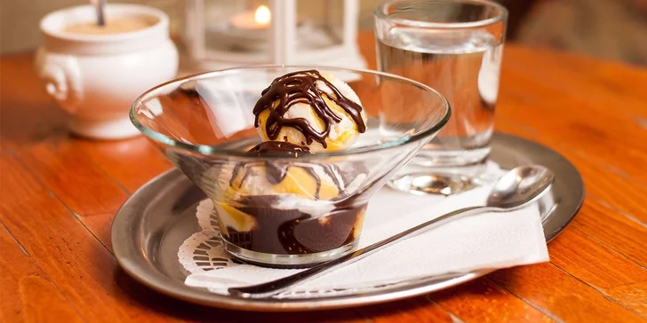 Dajte si pravú belgickú horúcu čokoládu s výberom až z 26 príchutí alebo Mooo! Frozen jogurt a nadopujte sa endorfínmi