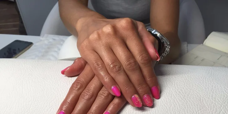 Klasická manikúra, japonská manikúra alebo permanentné Shellac lakovanie