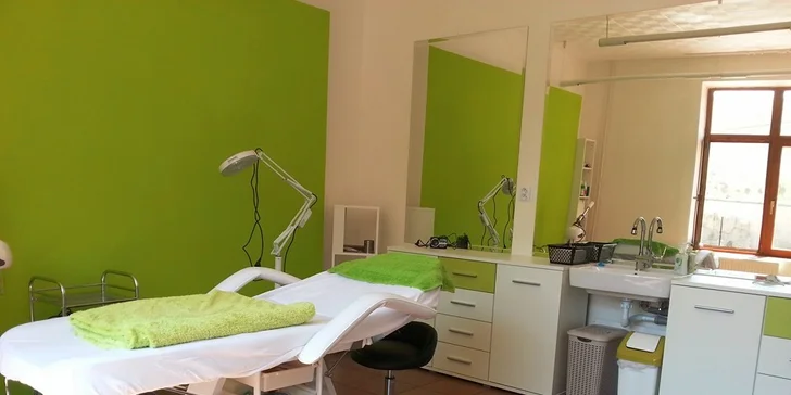 Hĺbkové čistenie pleti ultrazvukom alebo manuálne, alebo ošetrenie pleti galvanickou žehličkou
