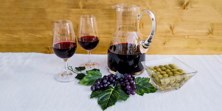 Lahodné vínko s arašidmi či olivami