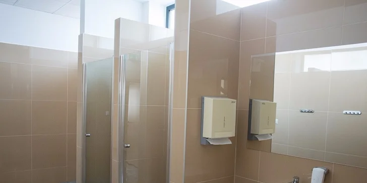 Celodenný vstup alebo permanentka na 5 vstupov do wellness centra hotela Holiday Inn v Bratislave