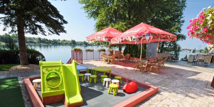 Letná dovolenka na seneckých jazerách pre s neobmedzeným wellnessom a polpenziou vo Wellness Hoteli Relax. Až 2 deti do 12 rokov ubytovanie ZADARMO