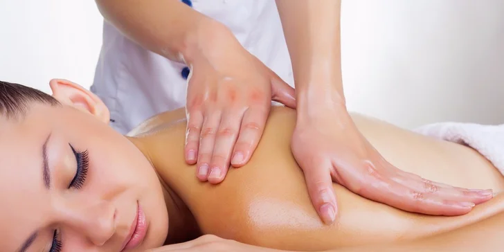 Masáž chrbta sklenenými bankami alebo luxusná aromamasáž