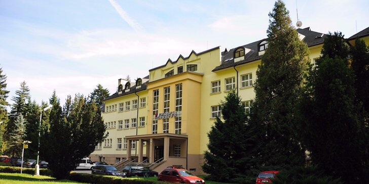 Letný pobyt pre 2 osoby s wellness, masážou a športovými aktivitami v Hoteli Skalka*** Rajecké Teplice