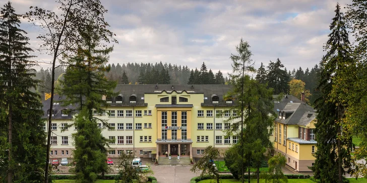 Aktívny zimný pobyt s wellness a masážou v Hoteli Skalka*** Rajecké Teplice a zľavami do kúpeľov Aphrodite