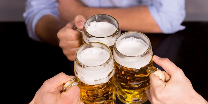 3 veľké svetlé čapované pivá Poutník 10° za cenu dvoch! Sledujte Majstrovstvá!