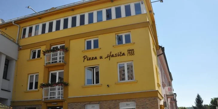 3 veľké svetlé čapované pivá Poutník 10° za cenu dvoch! Sledujte Majstrovstvá!
