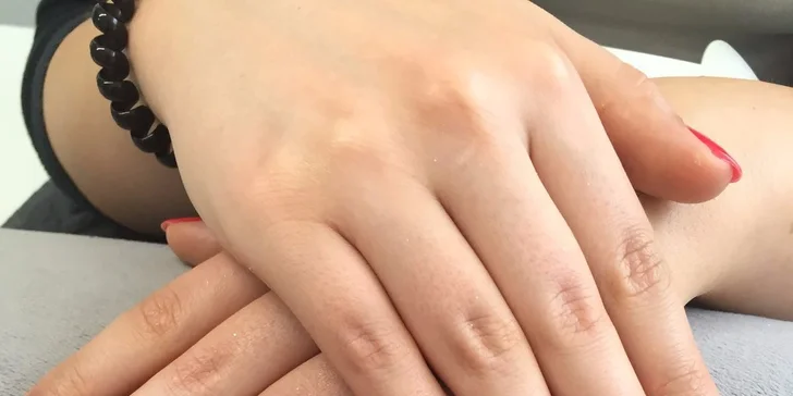 Klasická manikúra, japonská manikúra alebo permanentné Shellac lakovanie