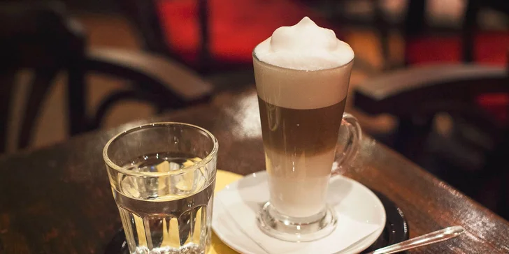 Káva a koláč pre dokonalú siestu v Kafe Scherz