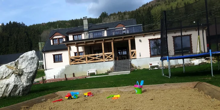 Relaxujte na obľúbenom ranči s wellness a bazénom v Ľubietovej