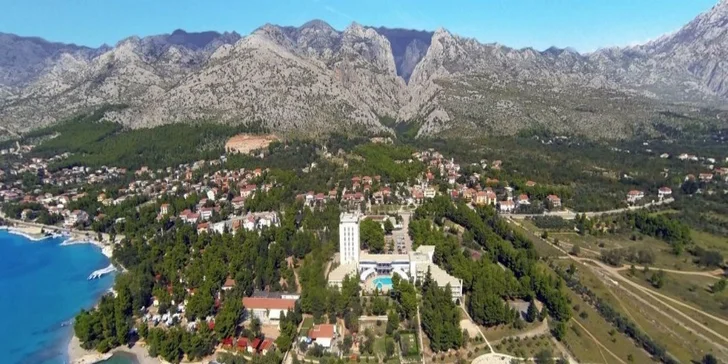 Pobyt v príjemnej vile Dalmatínka priamo pri mori s polpenziou - Paklenica Chorvátsko
