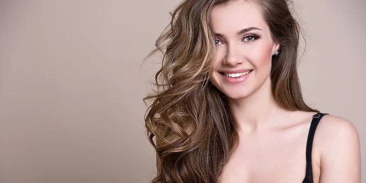 Svieži letný strih s luxusným čiernym kaviárom a relaxačnou masážou hlavy