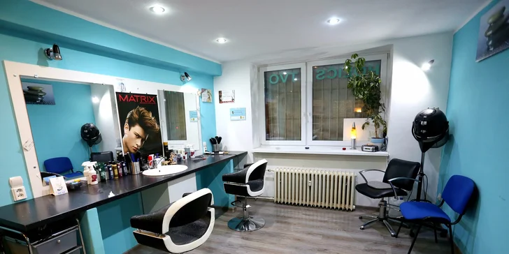 Svieži letný strih s luxusným čiernym kaviárom a relaxačnou masážou hlavy