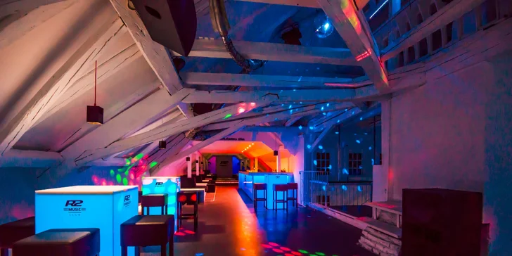 Miešané alkoholické drinky a voucher na konzumáciu v Music Club R2