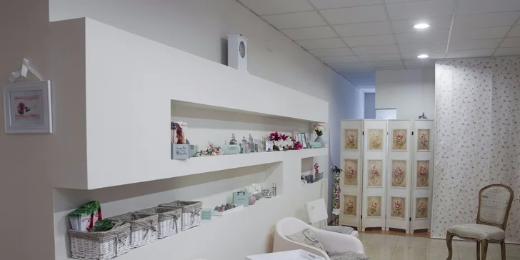 Liečebná masáž chrbta a šije, chodidiel alebo karpálneho tunela či anticelulitídna masáž