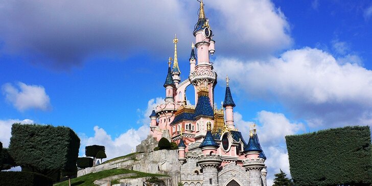 Klenot menom Paríž, krása zámku Versailles a Disneyland