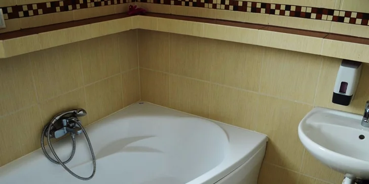 Wellness pobyt pri Bojniciach v Relax centre Aqua Vital s neobmezeným vstupom do bazénu, sauny a vírivky