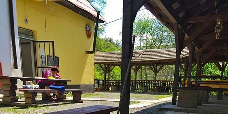Pobyt v krásnej prírode Javorníkov v Penzióne Les so saunou, jazdou na koni a s možnosťou grilovania, opekania alebo varenia gulášu! Deti do 6 rokov zdarma.
