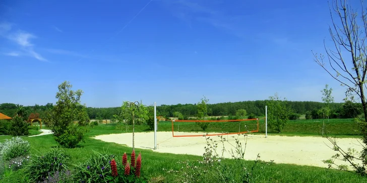 Exkluzívny letný pobyt v novom Hoteli Malvázia**** s wellness, bazénom a vonkajším komplexom s parkom, so športoviskami a jazerom na člnkovanie