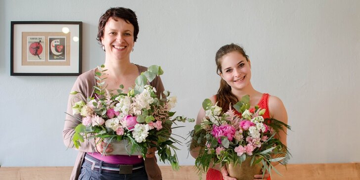 Pivonkový letný aranžmán - workshop aranžovania živých kvetov aj s občerstvením a fotografovaním