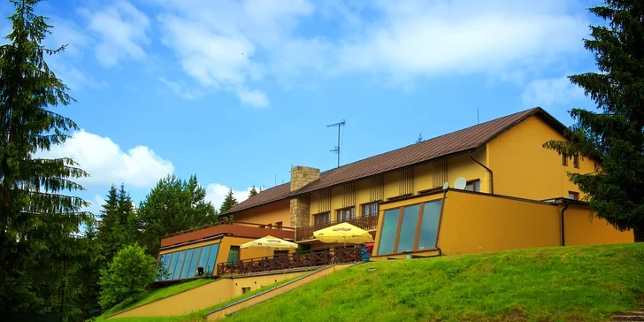 Aktívna rodinná dovolenka so špičkovým wellness pre 6 osôb v rezorte Wellness Hotela Orava*** so športoviskami, wellness a polpenziou