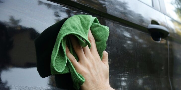 Ručné umývanie exteriéru a čistenie interiéru vášho auta