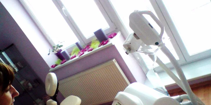 Postavička ako lusk s ultrazvukovou liposukciou, rádiofrekvenciou a lymfodrenážou