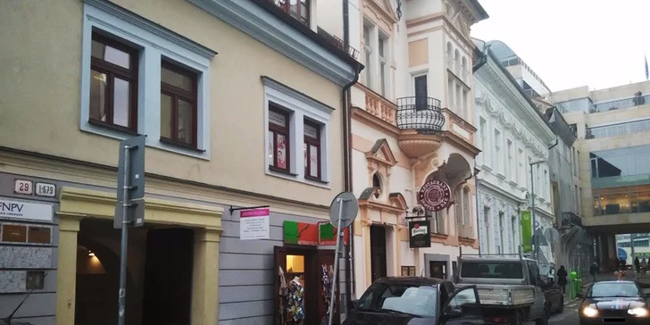 Kombinovaná manikúra alebo pedikúra