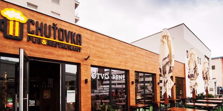 Duck pulled burger s Camembertom so šalátom či hranolčekmi