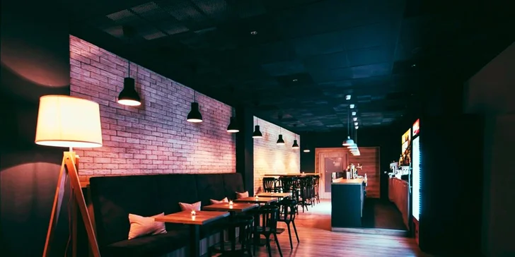 Miešané alko a nealko cocktaily v Only Bar Prešov