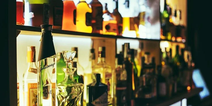 Miešané alko a nealko cocktaily v Only Bar Prešov