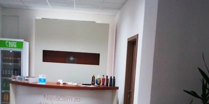Nový odtieň pokožky a omladenie v soláriu/koláriu 3v1 s vibračnou plošinou