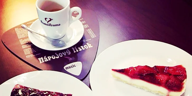 Presso, latte alebo cappuccino so zákuskom v Musicafe