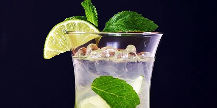 Príjemné posedenie pri káve, limonáde alebo miešanom drinku v SAHARA CAFE