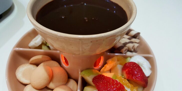 Fondue pre maškrtné jazýčky: vykúpte ovocie a sušienky v čokoláde!